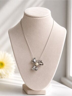Silver Flower Pendant Necklace Pearl Crystal Statement Vintage Style
